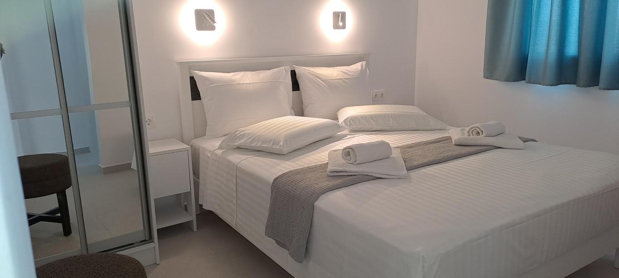 Dinas Inn Piso Livadi Eksteriør billede
