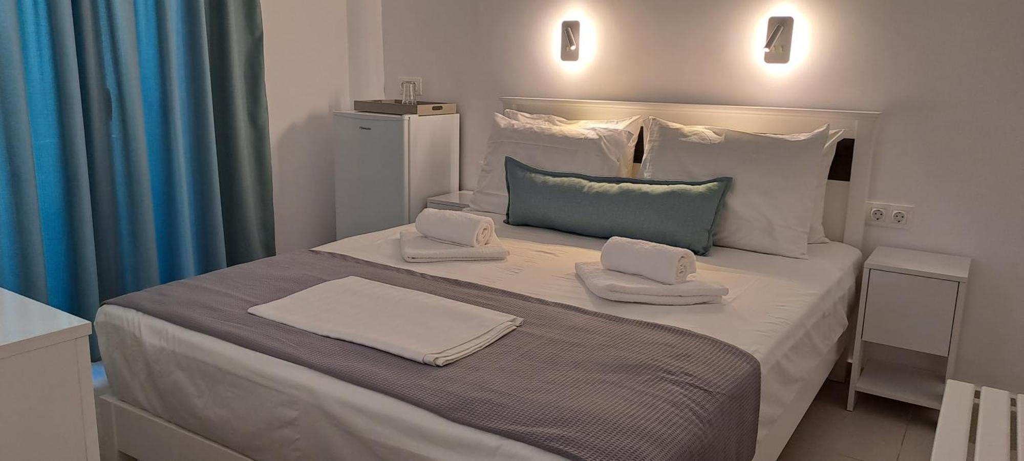 Dinas Inn Piso Livadi Eksteriør billede