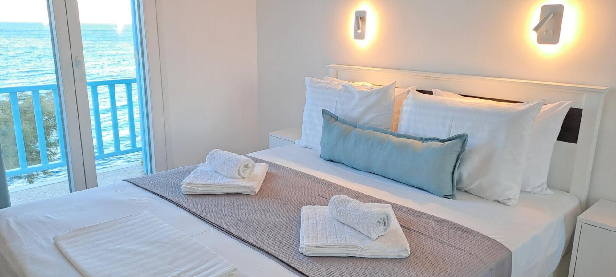 Dinas Inn Piso Livadi Eksteriør billede